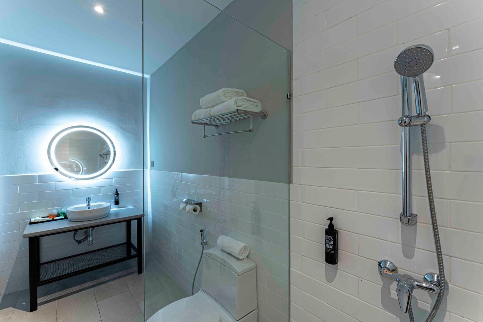 Hotel Ibis Styles Sepang Klia Extérieur photo