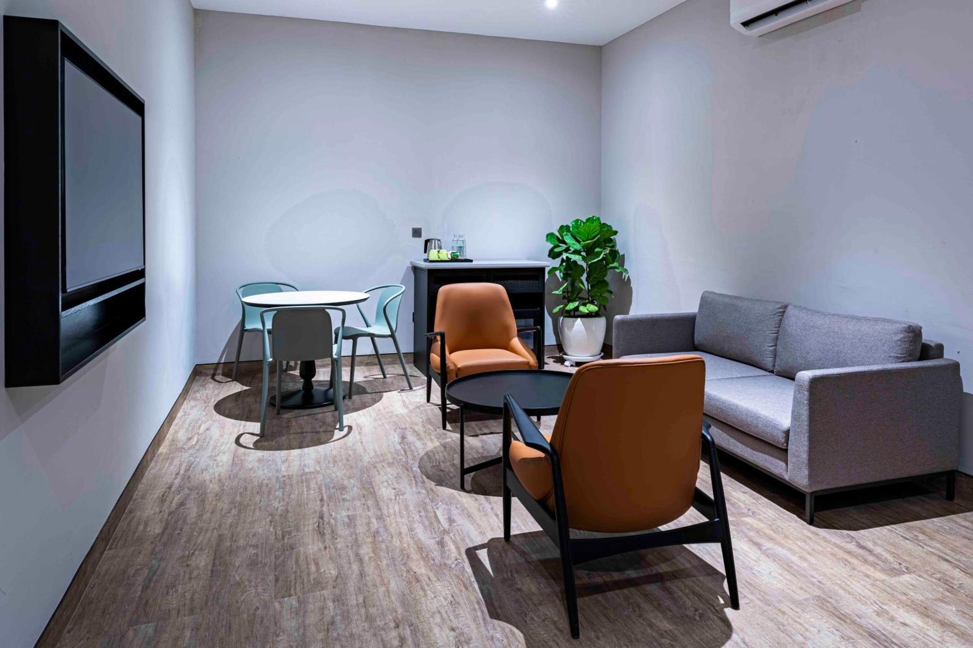 Hotel Ibis Styles Sepang Klia Extérieur photo