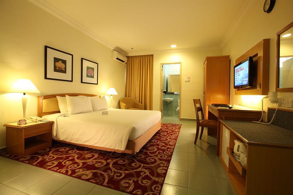 Hotel Ibis Styles Sepang Klia Extérieur photo